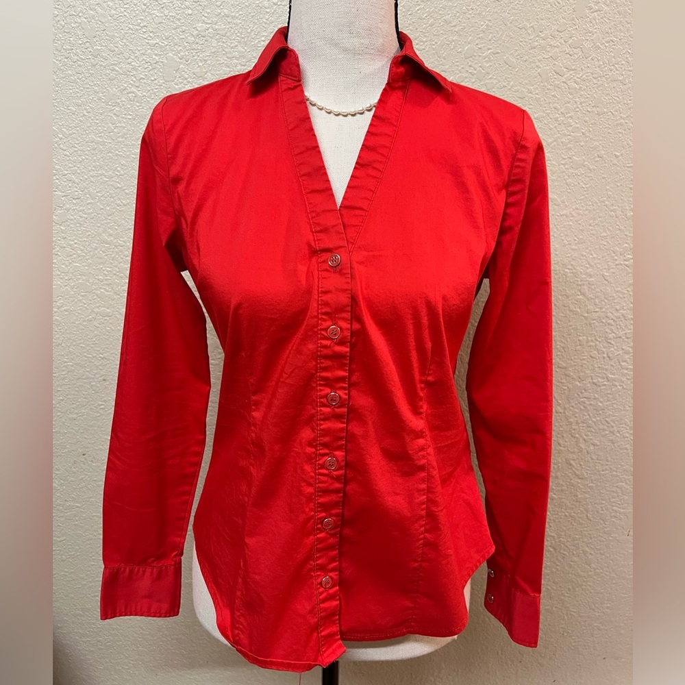 New York & Company v neck button down shirt